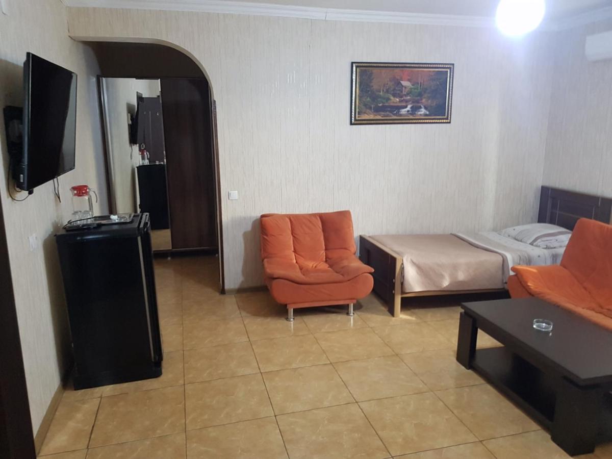 Hotel Selika Руставі Екстер'єр фото
