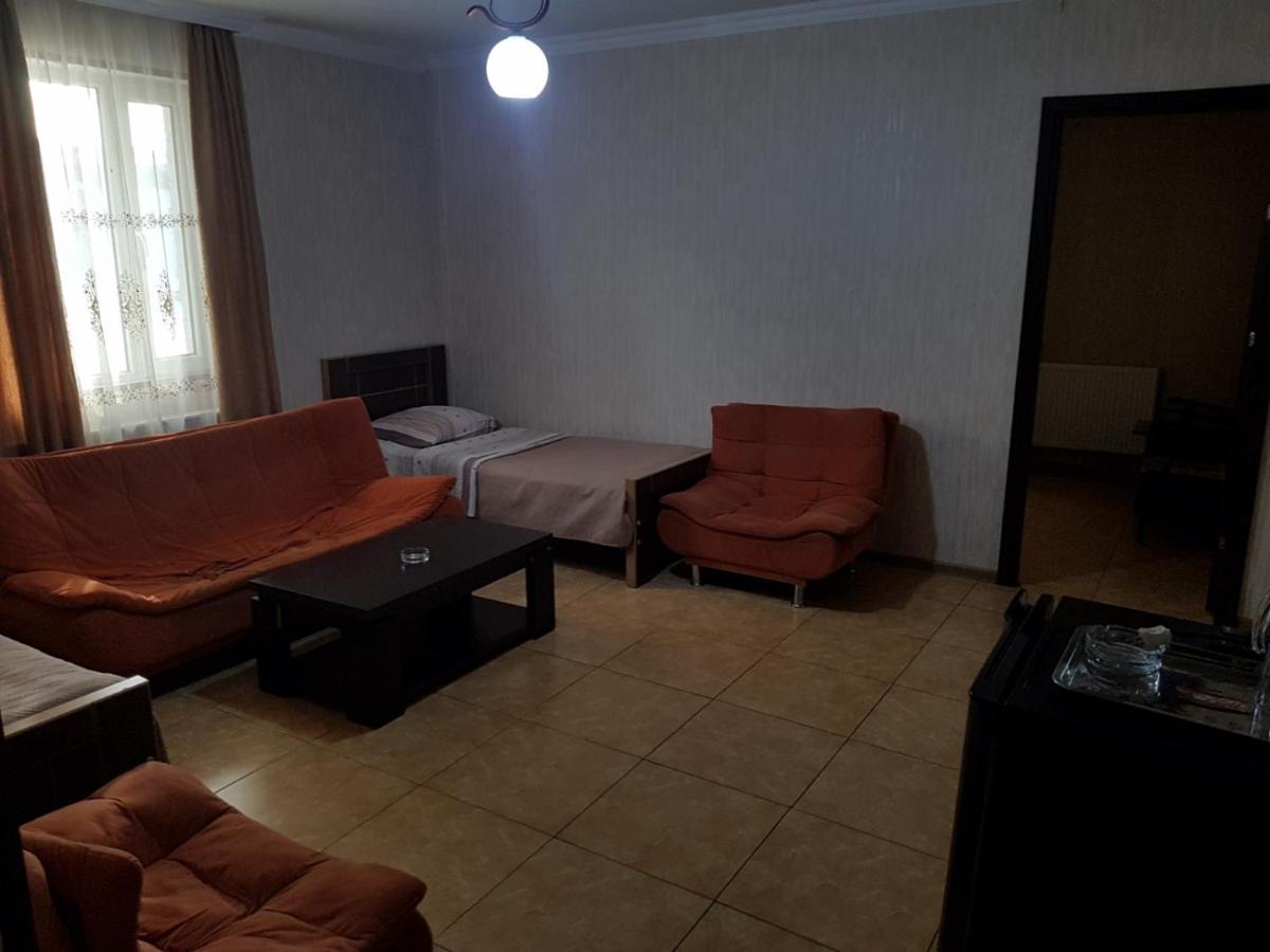 Hotel Selika Руставі Екстер'єр фото
