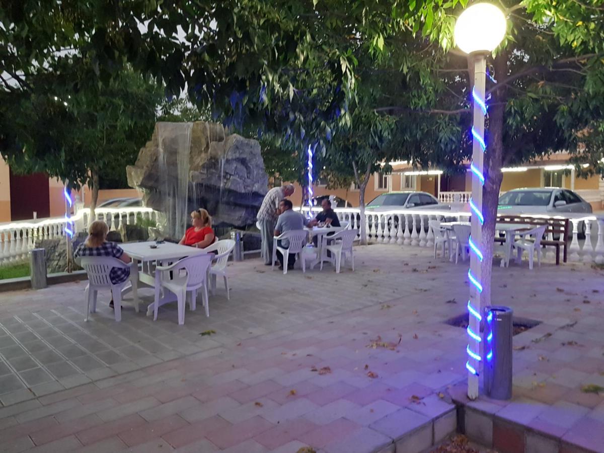 Hotel Selika Руставі Екстер'єр фото